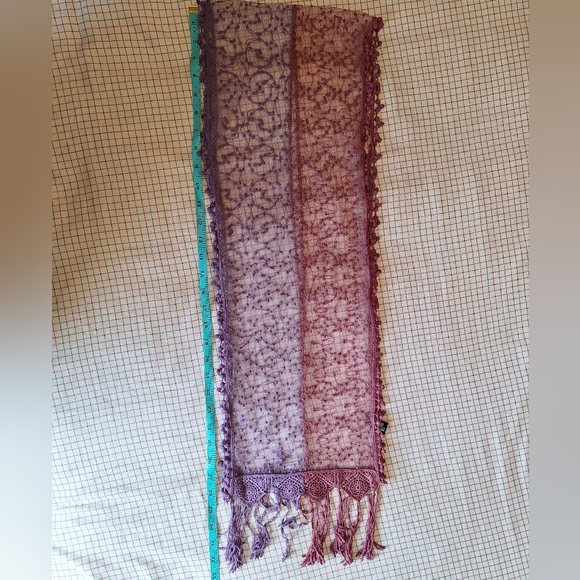 Lacey transparent scarf - Picture 3 of 7